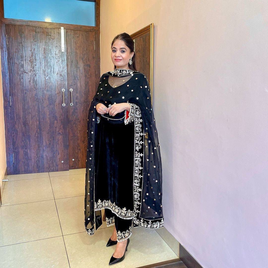 Black beauty velvet suit