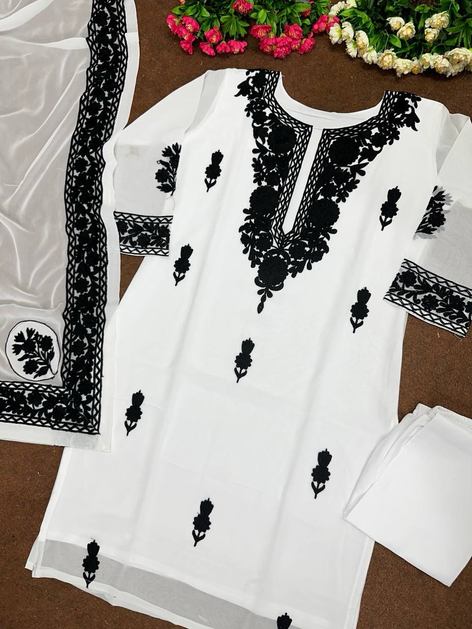 Kashmiri suit