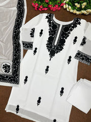 Kashmiri suit