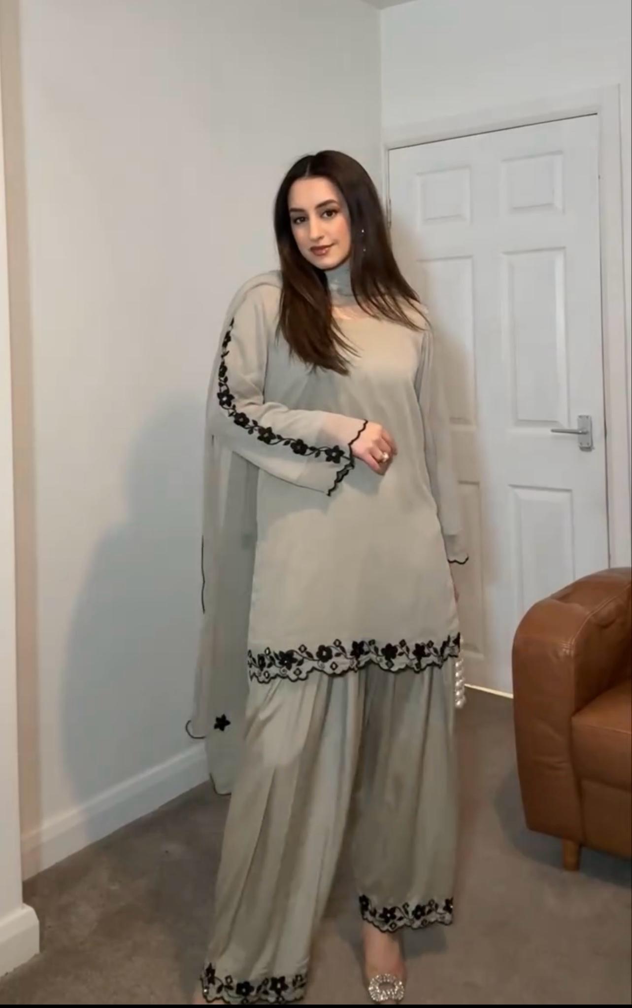 Farsi suit